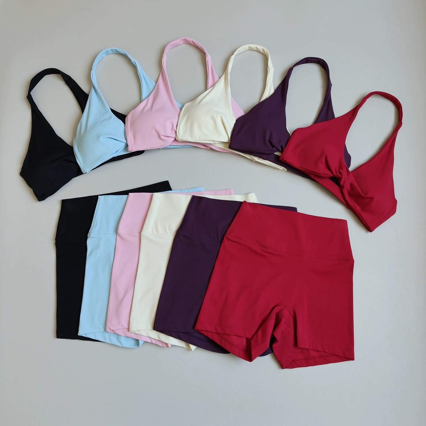 Sports Bra Racerback - طقم ملابس يوغا نسائي مكون من